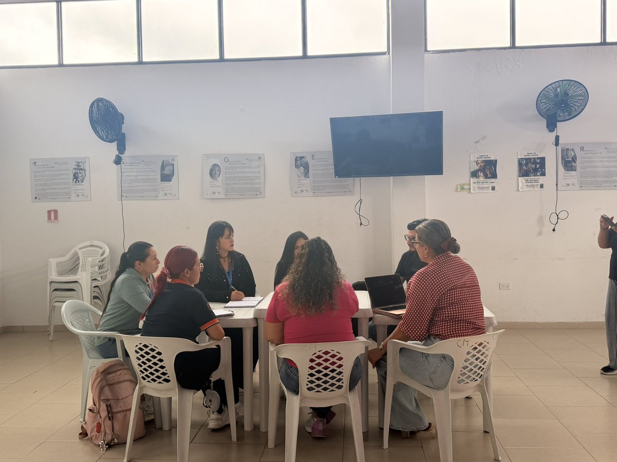 mmperezca's tweet photo. @ElOIRdelaRegion Seguimos en territorio 💙🧡💛
Hoy desde Mesitas de El Colegio, en la Casa Social de la Mujer, presentamos la CIPAS Territorial SISSU ICI 
Articulados con las escuelas ECBTI, ECAPMA, ECACEN y ECEDU.
#VIDER_ZCBC #URDSoacha #CIPASTerritorialSISSUICI https://t.co/QVCphgZ2nm