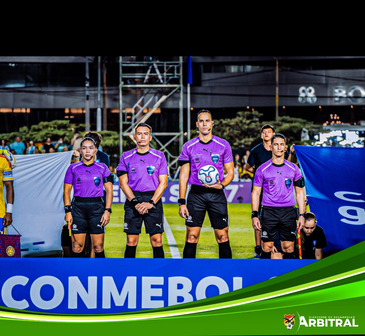 VHRefereeBol's tweet photo. ¡El arbitraje boliviano en lo más alto! 🇧🇴👏

Gran trabajo de Bruno Vera, Richard Orellana y Alfredo Valdez, quienes representaron a nuestro país impartiendo justicia en el torneo CONMEBOL Sub-17. ⚽🏆
¡Orgullo nacional! 
#FBFREF #ArbitrajeDeExcelencia #DesarrolloArbitral https://t.co/EIiHixfRvx
