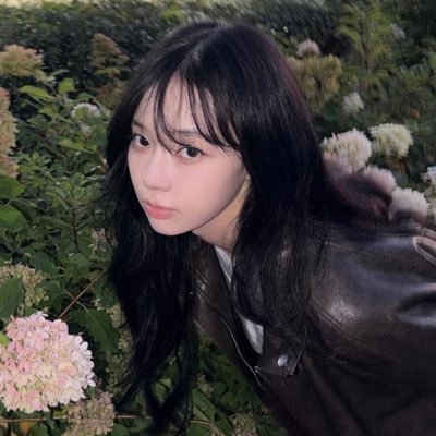 joh! strap rosa da yoonchae 🍋‍🟩 tweet media