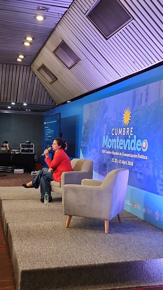 BennyBolanos's tweet photo. Malena Dip en la #CumbreMontevideo 🇺🇾: Boleta Única: cómo comunicar una reforma electoral y convertir complejidad en claridad. Estrategia para traducir lo técnico en mensaje ciudadano. 💡📊
#CumbreDeLaDemocracia
@CumbreCP @CumbreOnline @PolitologosD https://t.co/hgIosKwvpH
