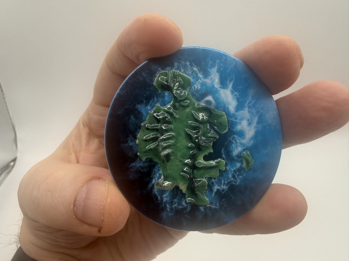 robertwerden's tweet photo. Made a cool color 3d printed miniature of the Island from the tv show LOST https://t.co/ZywmNfuZN2