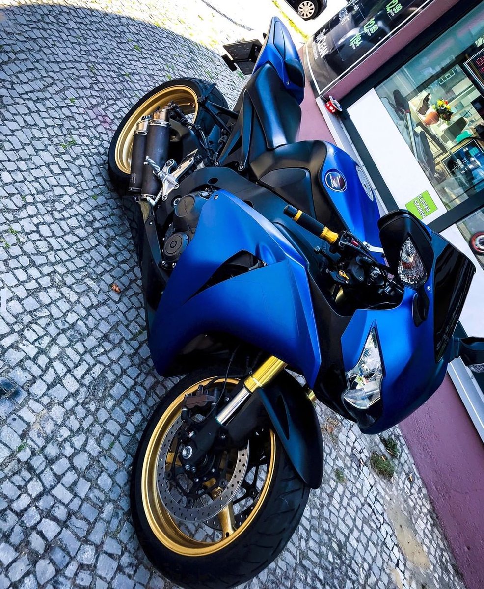 MoreMotorcycles's tweet image. #Honda CBR

📷
IG: tennigale