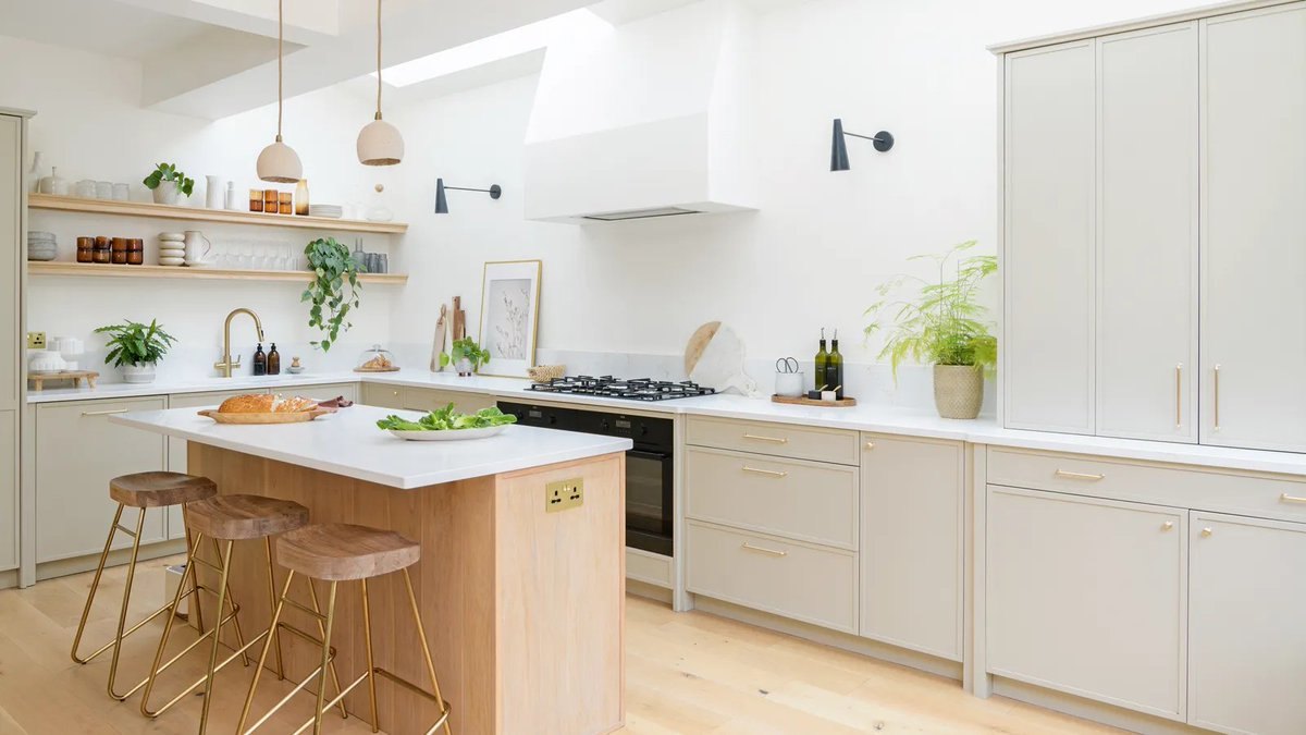 JimHicksHomePro's tweet image. Micro kitchen islands are the savvy kitchen storage idea in 2026 – it's a genius way of including an island in a small kitchen - yay or nay? Best Kitchen &amp;amp; Bath Remodeler#dogoodwork #kitchendesign #hgtv #kitchen #bathroom #homeimprovement #home #remodeling #remodel