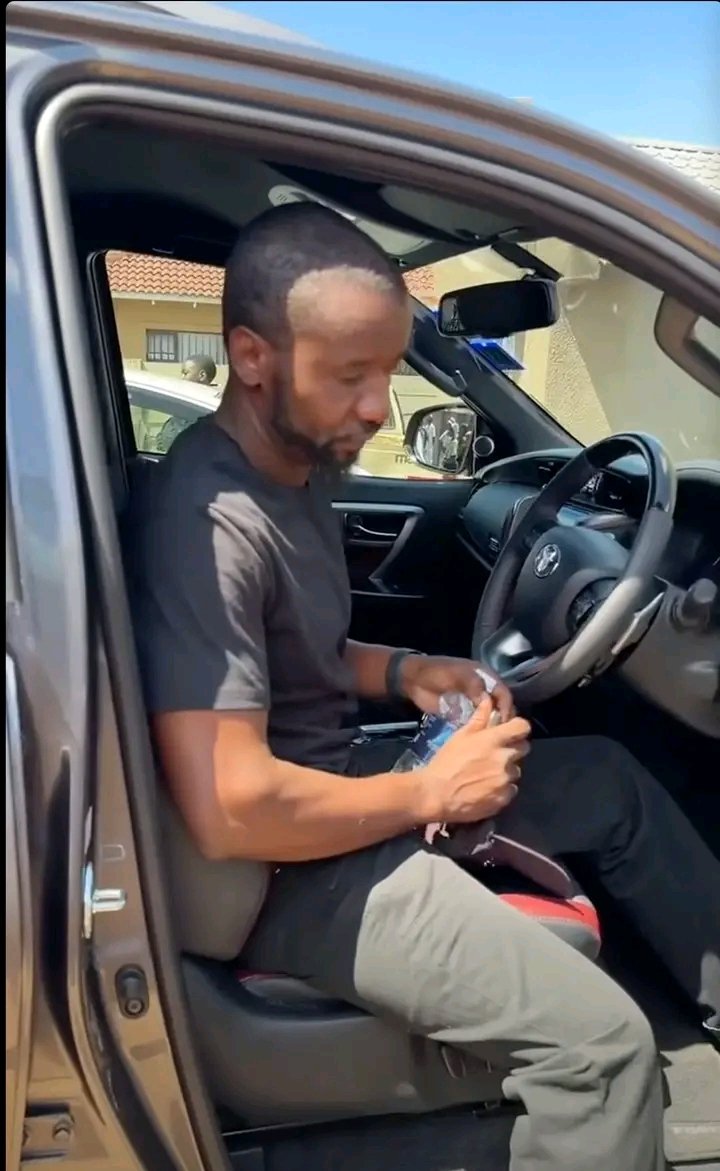 Dandaro Online tweet media