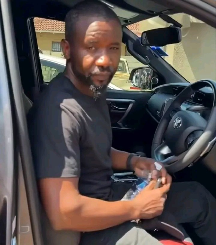 Dandaro Online tweet media