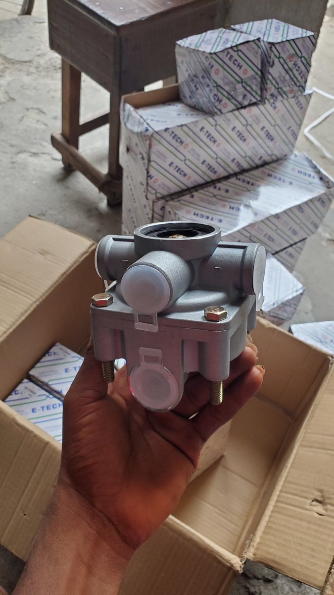 DChiefSmart's tweet photo. Heavy duty Truck parts purchase made easy.
You can now place your order and get it delivered to you with ease.
#Howo #DAF  #MANDISEL #MERCEDES #Renault #Scania #Volvo #Iveco #Mark 
Dm nowME
Active on whatsapp: 08133234090
#Clutch Booster #valves #Air Booster. https://t.co/If0royeFAs