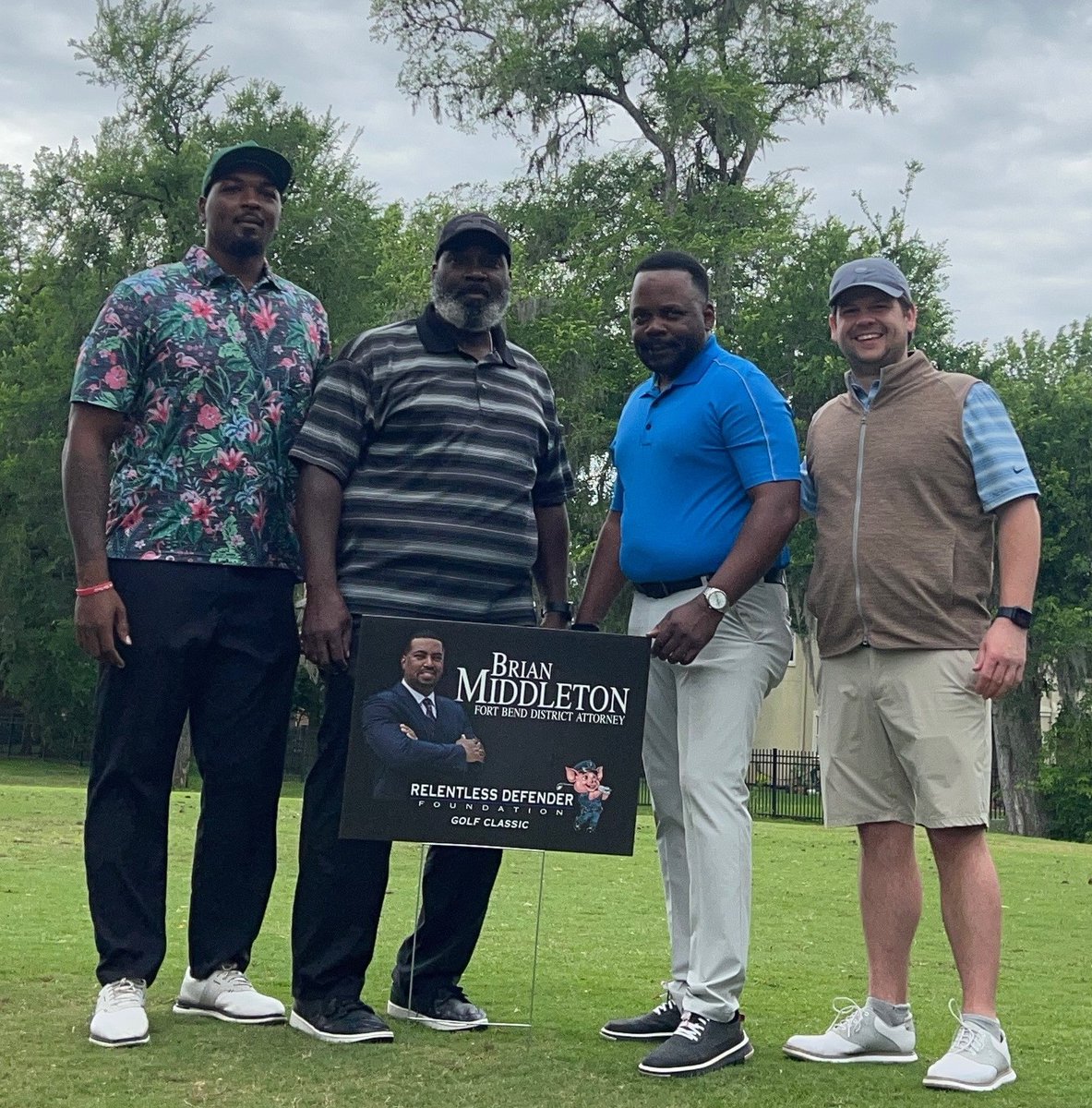 FBCDAO's tweet photo. Honored to support first responders at the @ReLEntlessDfndr charity golf tournament. We fully support their mission to provide for first responders injured, ill, or passed, and scholarships for their children. And the icing on top was winning the tourney! #FBCDA https://t.co/M5VSC9bbZt