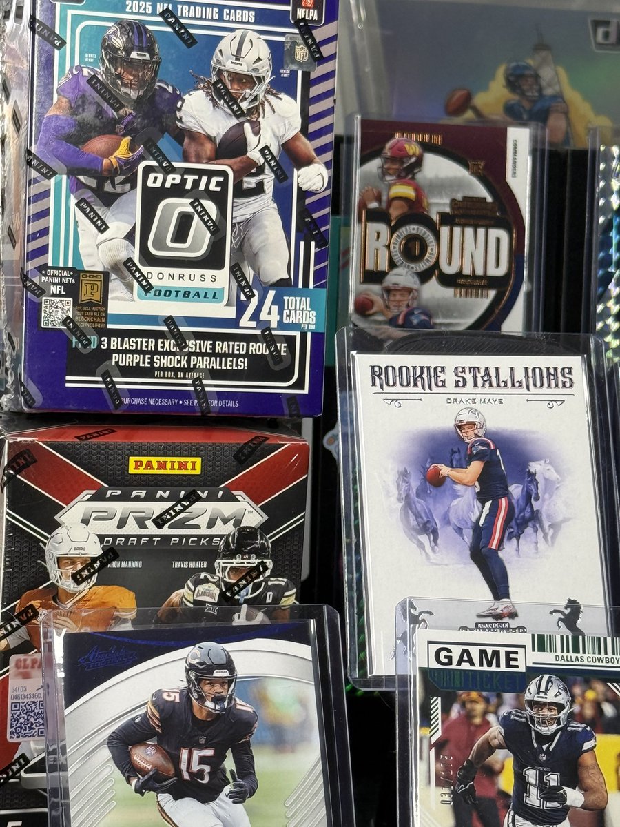 JimbosJunkbox's tweet image. fun stream tonight breaking 2 blasters of Prizm Draft picks looking for Arch manning or travis hunter autos 
- don russ optic box 
-numbered micah parsons 
tons of drake maye rookies &amp;amp; Kenneth Walker III rookie collection whatnot.com/s/DKylFTRk 
8:30pm cst normal time &amp;amp; place