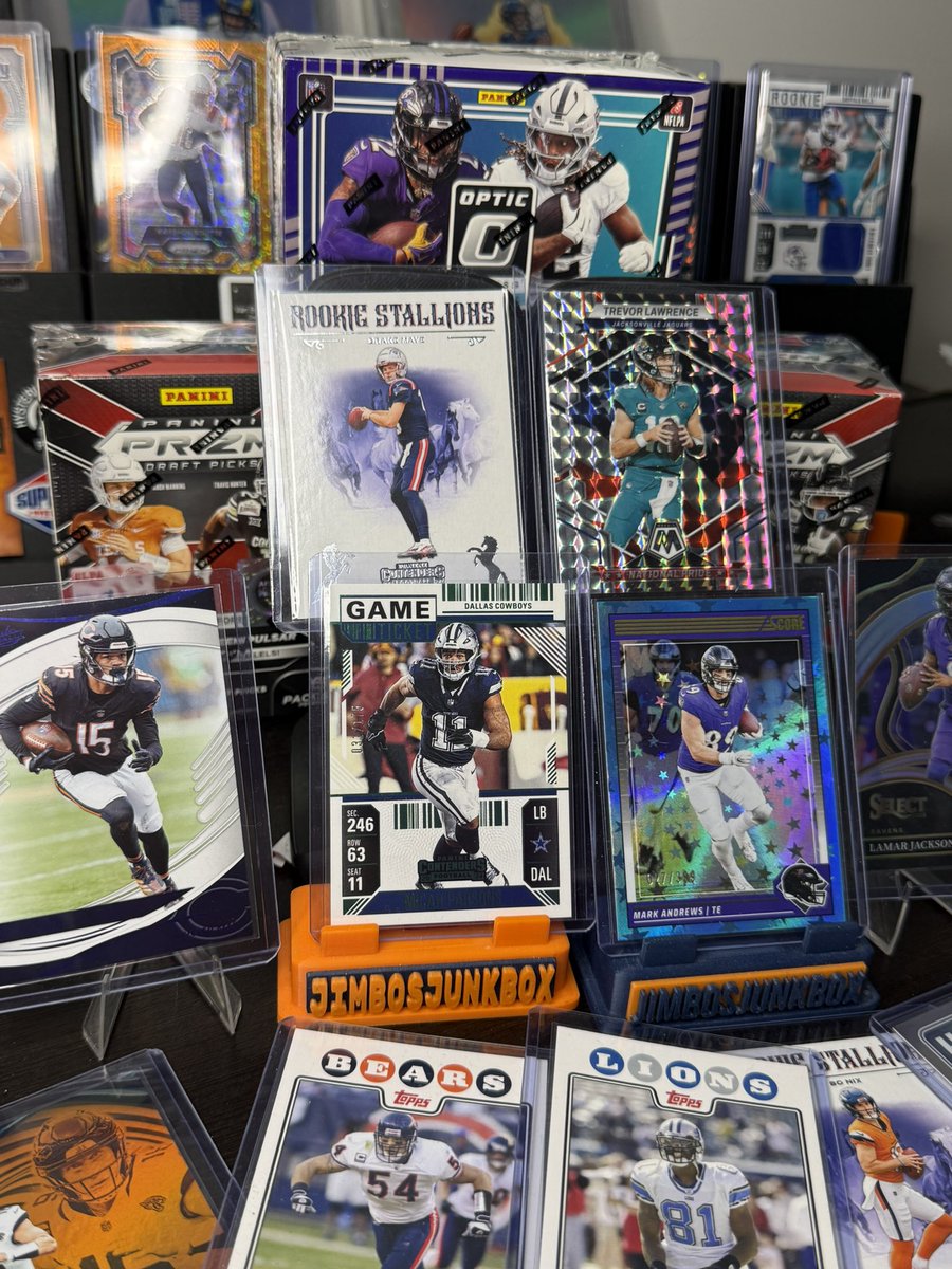JimbosJunkbox's tweet image. fun stream tonight breaking 2 blasters of Prizm Draft picks looking for Arch manning or travis hunter autos 
- don russ optic box 
-numbered micah parsons 
tons of drake maye rookies &amp;amp; Kenneth Walker III rookie collection whatnot.com/s/DKylFTRk 
8:30pm cst normal time &amp;amp; place