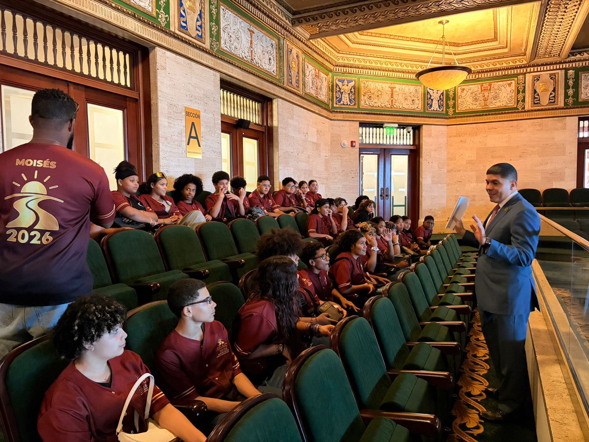Recibimos en el Capitolio de Puerto Rico a estudiantes de la Escuela Vimenti. Siempre es especial recibir a nuestra juventud en la Casa de las Leyes, y sobretodo que hagan tantas preguntas de cómo funciona la Rama Legislativa y querer entender el valor del servicio público.