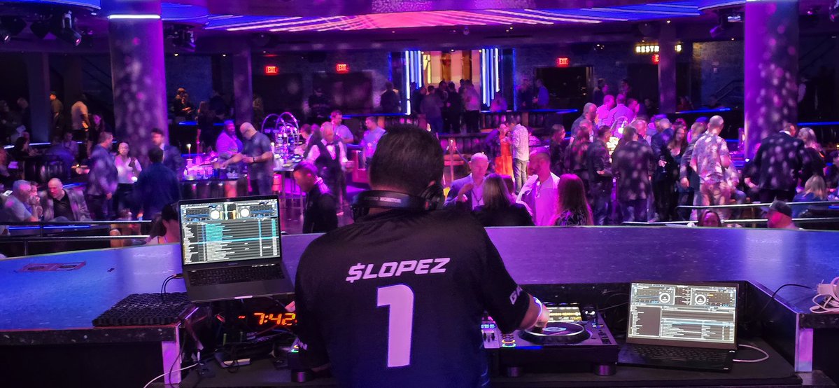 chris_neto's tweet image. #NABShow day umpteen #avtweeps