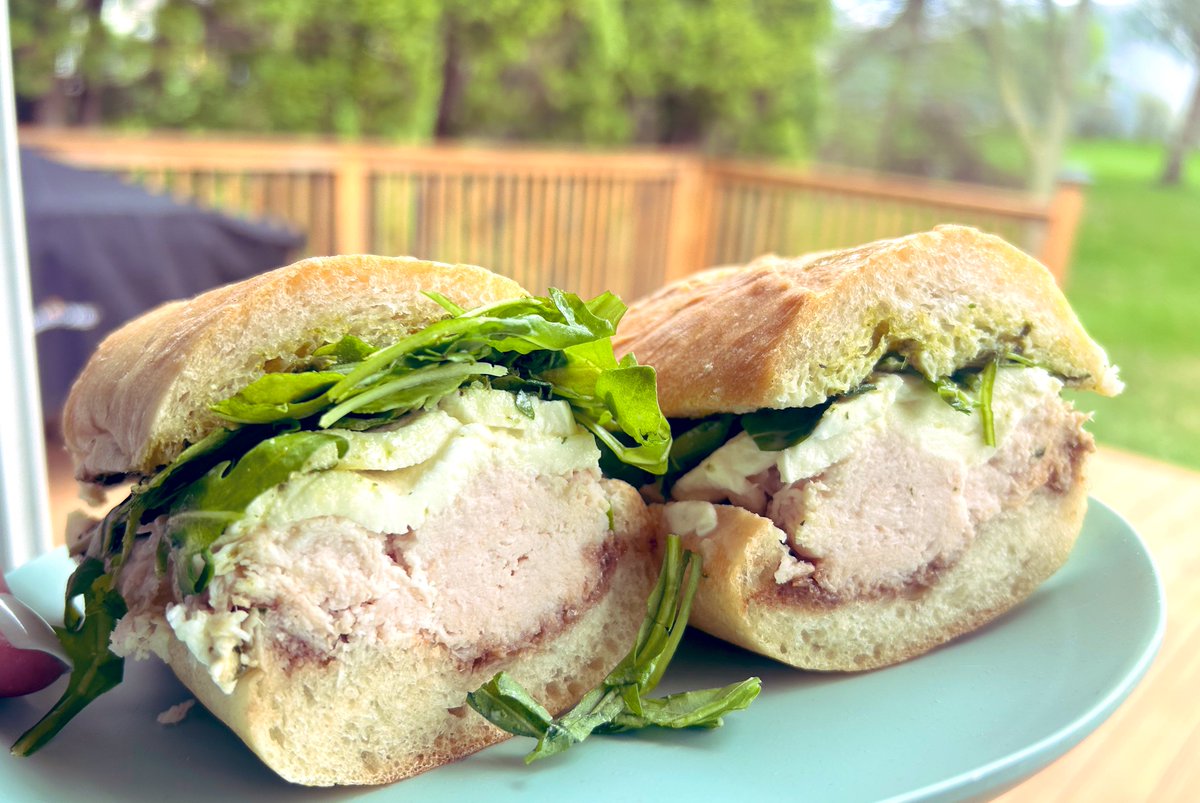 laurabagley4's tweet image. Did I try Angela’s deli because @ChowDownDetroit did? Yes, yes I did, so good! This is the Blue house turkey #tuesdayvibe ❤️✔️