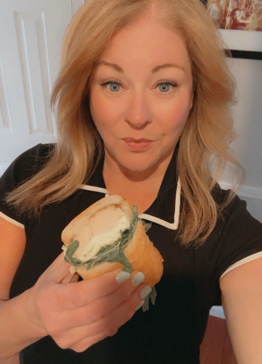 laurabagley4's tweet image. Did I try Angela’s deli because @ChowDownDetroit did? Yes, yes I did, so good! This is the Blue house turkey #tuesdayvibe ❤️✔️