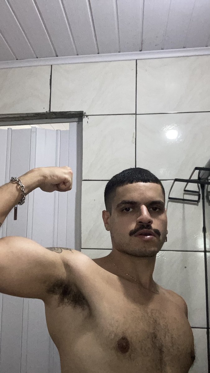 nícholas tweet media