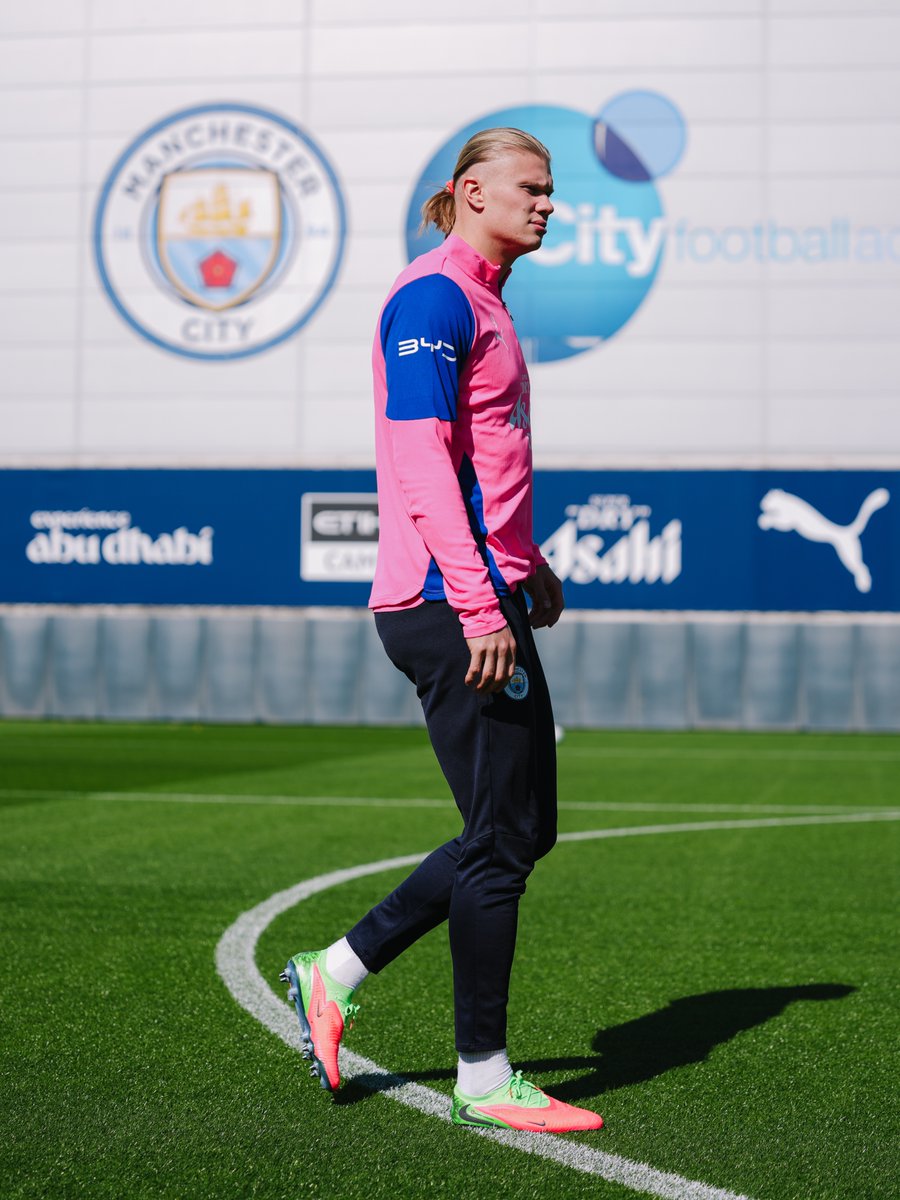 Manchester City tweet media