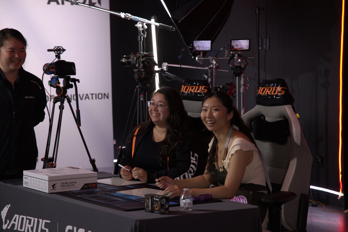 AORUS_NA's tweet photo. From Fans to Dream Rigs at the Newegg Gamer Zone!

3 lucky winners got the chance to team up with tech influencers, compete in mini games, and build their first ever PCs featuring our X870E X3D motherboards 

Moments like this are what it’s all about 🫶

#Newegg #PCBuilds #GamingCommunity #PCgaming #Gigabyte