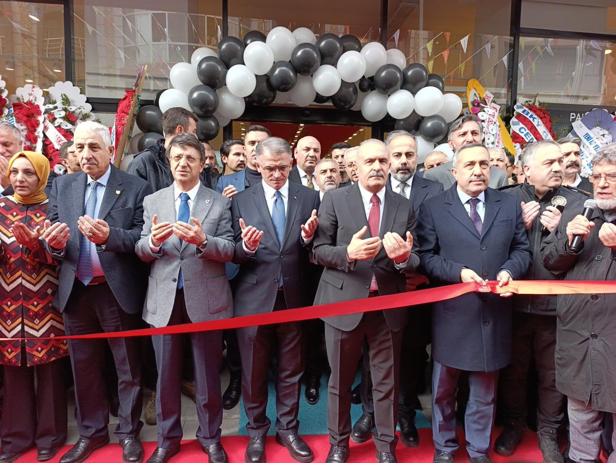 Burhan Kayatürk tweet media