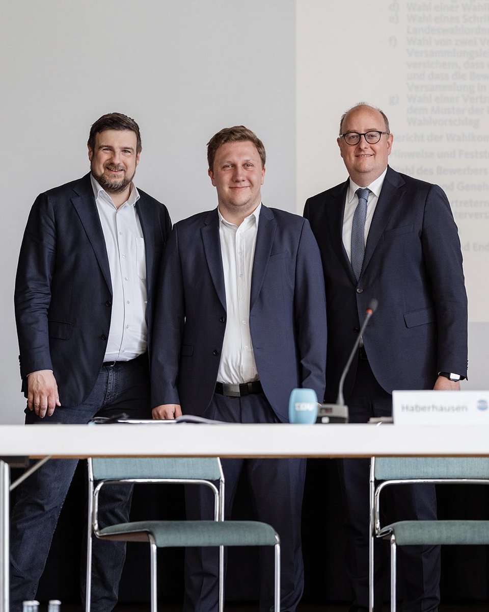 MatthiasHauer's tweet photo. Am Wochenende war ich beim Kreisparteitag der CDU Herne zu Gast. In meiner Rede habe ich betont, was unsere Koalition bereits erreicht hat – und welche Entscheidungen jetzt noch nötig sind, damit unser Land wieder auf Kurs kommt. Es gibt noch viel zu tun.

1/3 https://t.co/16H3SVOMYn
