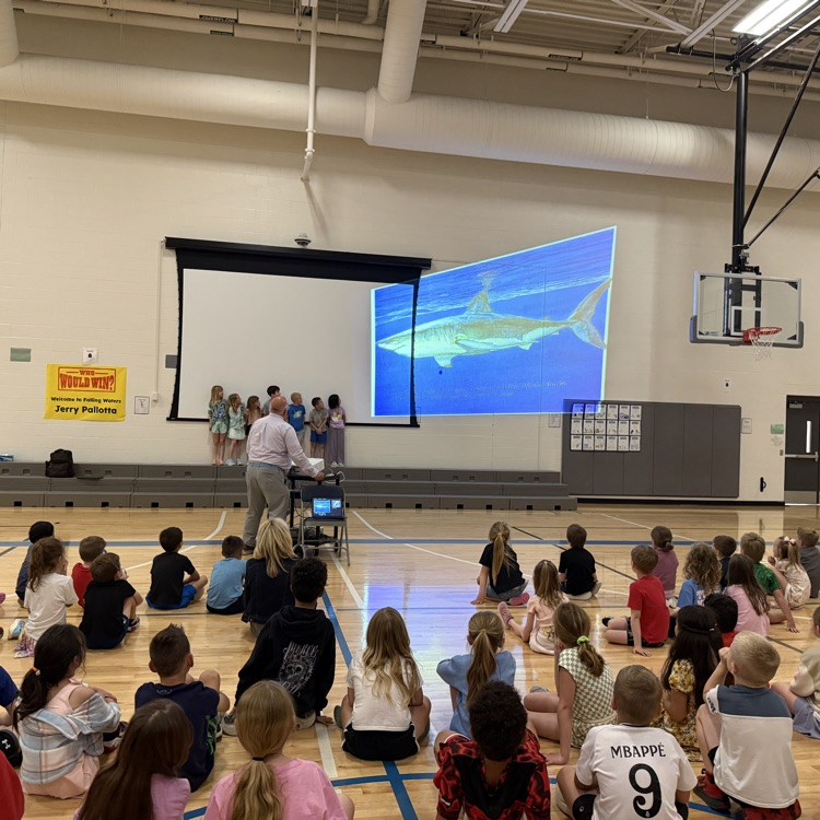 FallingWaters06's tweet photo. Today students got to listen to author Jerry Pallotta. They learned lots of interesting facts about animals and got to see a bit of the writing process. https://t.co/idgTkd0F4c