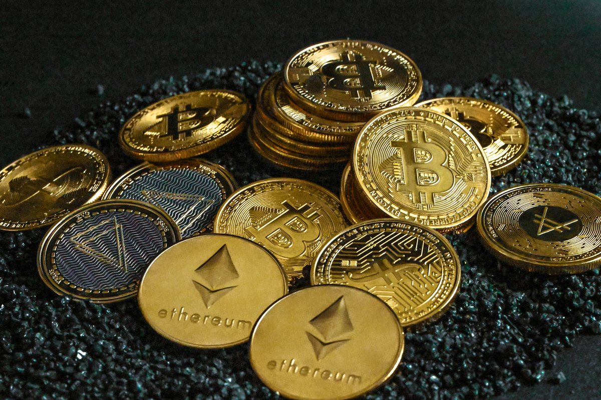 CoinMarketCap tweet media