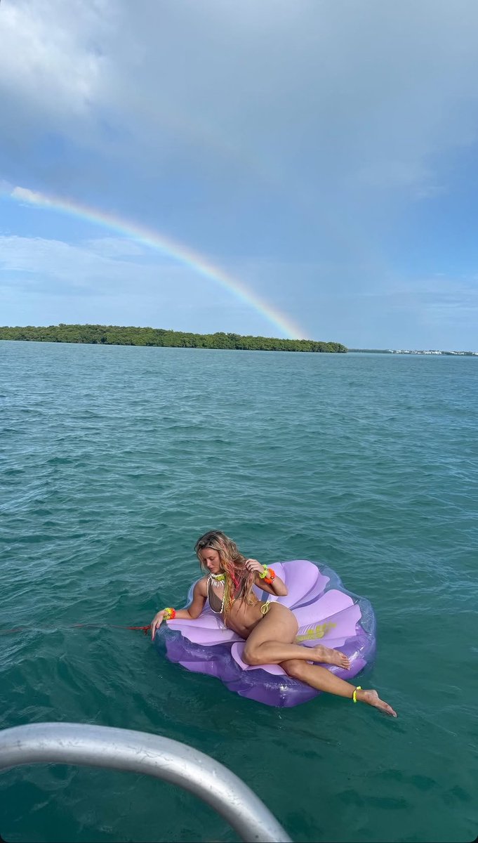 Zara Larsson via Instagram Story. 🌊🌈