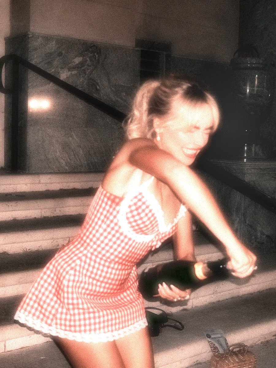 ️️️️️️️️️ ️️ ( not ) 𝒔𝑎𝑏𝑟𝑖𝑛𝑎. tweet media