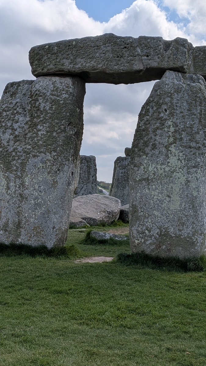 Deakhead's tweet photo. Stonehenge 📍 https://t.co/RNLIPtznB0