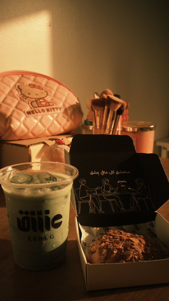 iru1is's tweet photo. He saw my matcha was finished and spilled, so he went to get me the best matcha https://t.co/pKl8NQ9c4f