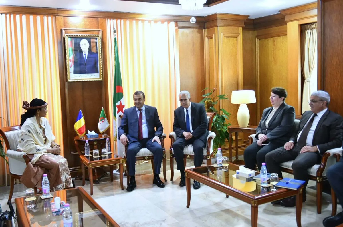 Algerie_aps's tweet image. #Algérie-#Tchad: examen des moyens de renforcer la coopération dans les secteurs des hydrocarbures et des mines

🔗 aps.dz/fr/economie/in…