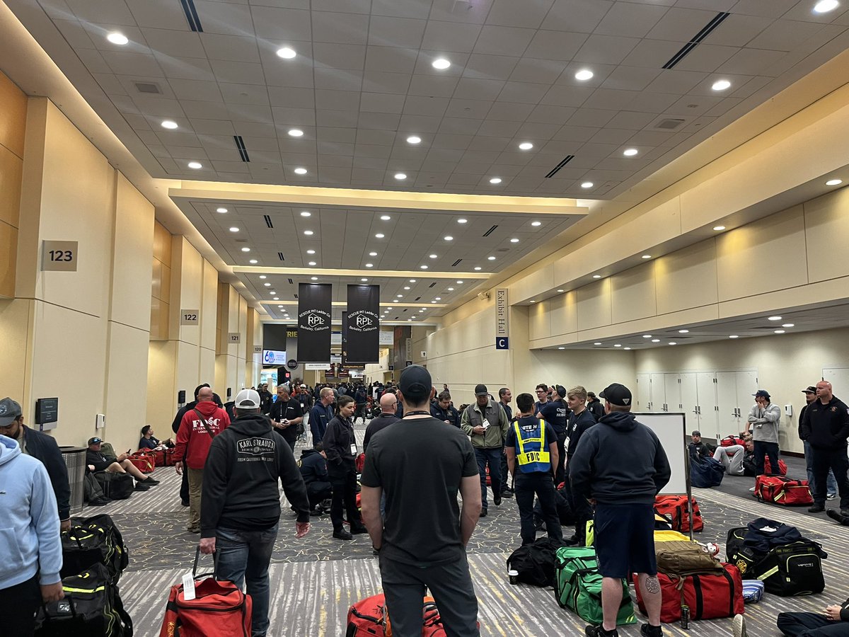 dcline11's tweet image. Great day presenting Developing the Next Generation of Fire Service Leaders at @FDICevent .  Room was filling up early &amp;amp; we ended up near capacity.  Dynamic &amp;amp; engaged group from across the US and Canada.   I am  #stoked !  Great way to kick things off at FDIC. @fireengineering