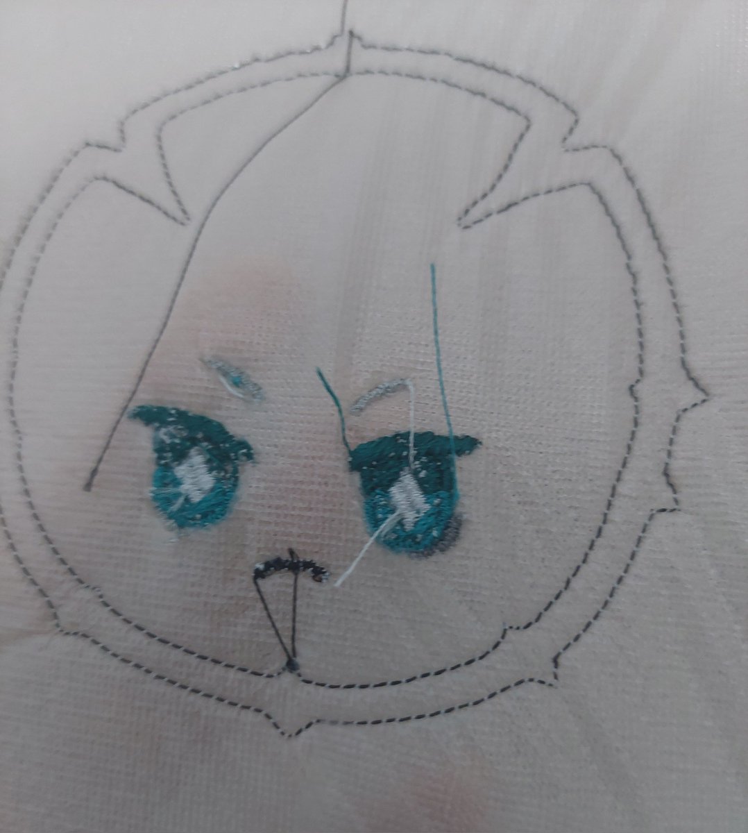 Haciendo pruebas para un peluche de rollo, hay mucho que arreglar ^^
#twst #ロロ #ツイステ #ぬい