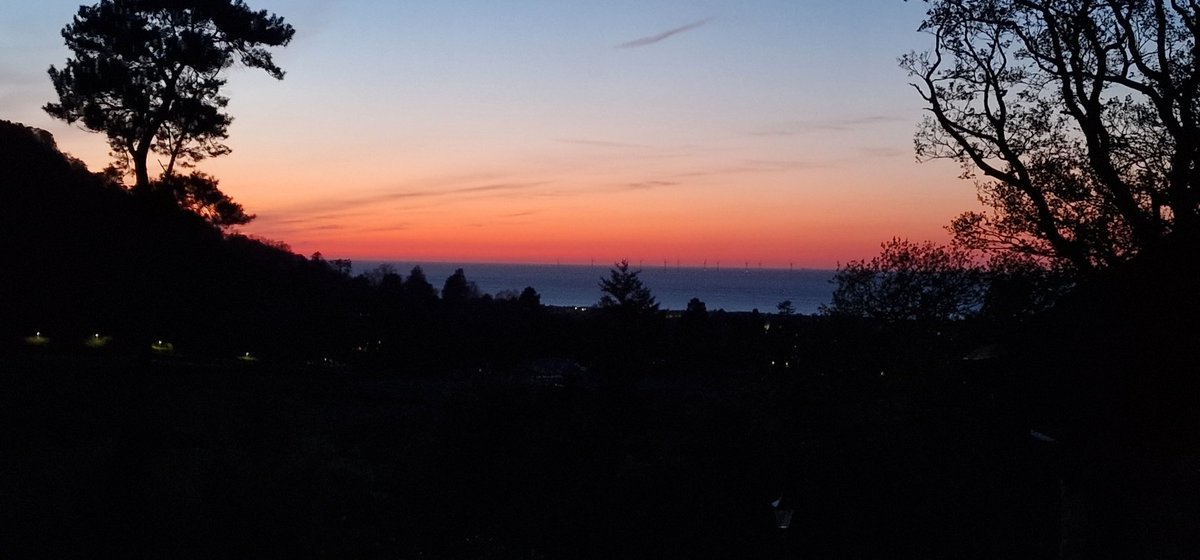 CraigHughes123's tweet image. This evenings sunset at 21:10
#sunsets