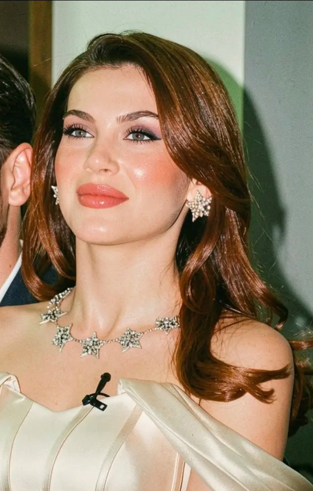 alaramiyaa's tweet photo. Ayla’nın o günki güzelliği neydi peki of of of…
Güzelliğinin zekatını ver be Ayla 💝

#kısmetseolur @Aylabyme #aycem https://t.co/uRs2VFMpKB