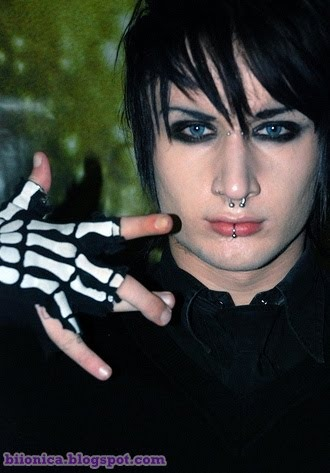 emos em contextos nada a ver tweet media