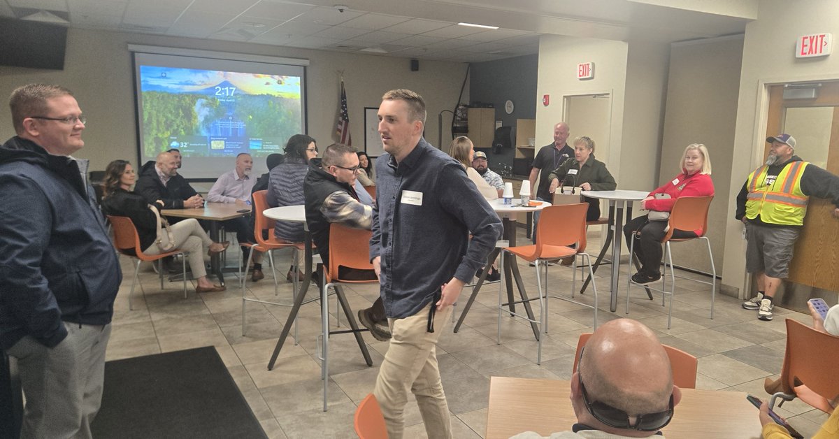 owchamber's tweet image. Last Friday’s Leadership Northern Utah (LNU) day focused on Economic Development in Ogden &amp;amp; Weber County. The group toured FedEx, Hershey’s, and Blue Diamond to see manufacturing and distribution in action! Thanks to our partners for a successful day! #LNU #EconomicDevelopment