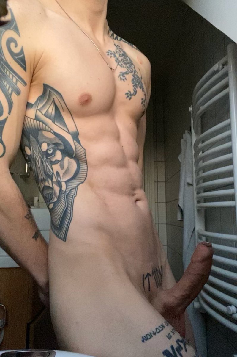 NudeExposure85 tweet media