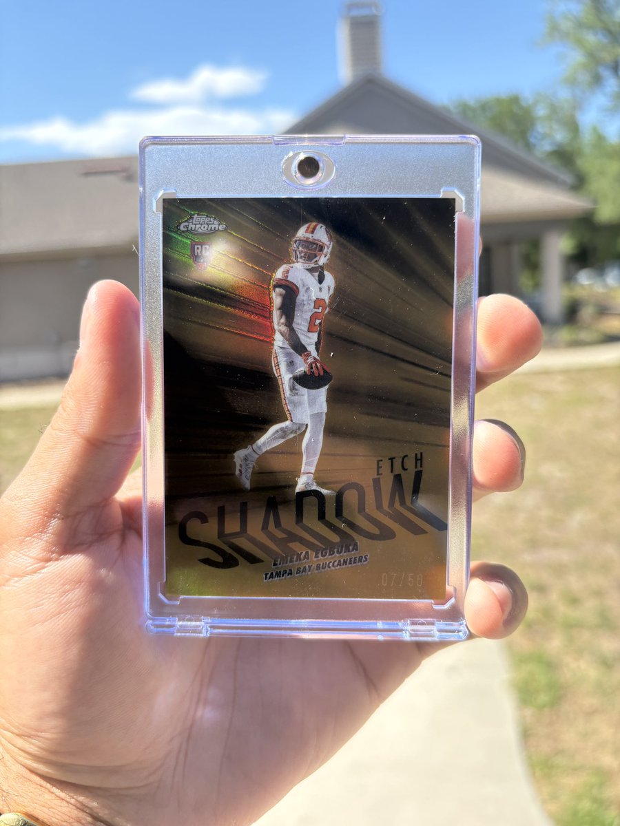 Peteycollection's tweet photo. Some pulls just hit different… 😳🔥

Emeka Egbuka GOLD /50 CASE HIT — Buccaneers rookie 🔥  
This short print is TOUGH.

Definitely one of my favorite hits lately… might be a hold 👀

What would YOU do — HOLD or SELL? 👇

#sportscards #cardcollecting #nflcards #casehit https://t.co/ccdHptj69H
