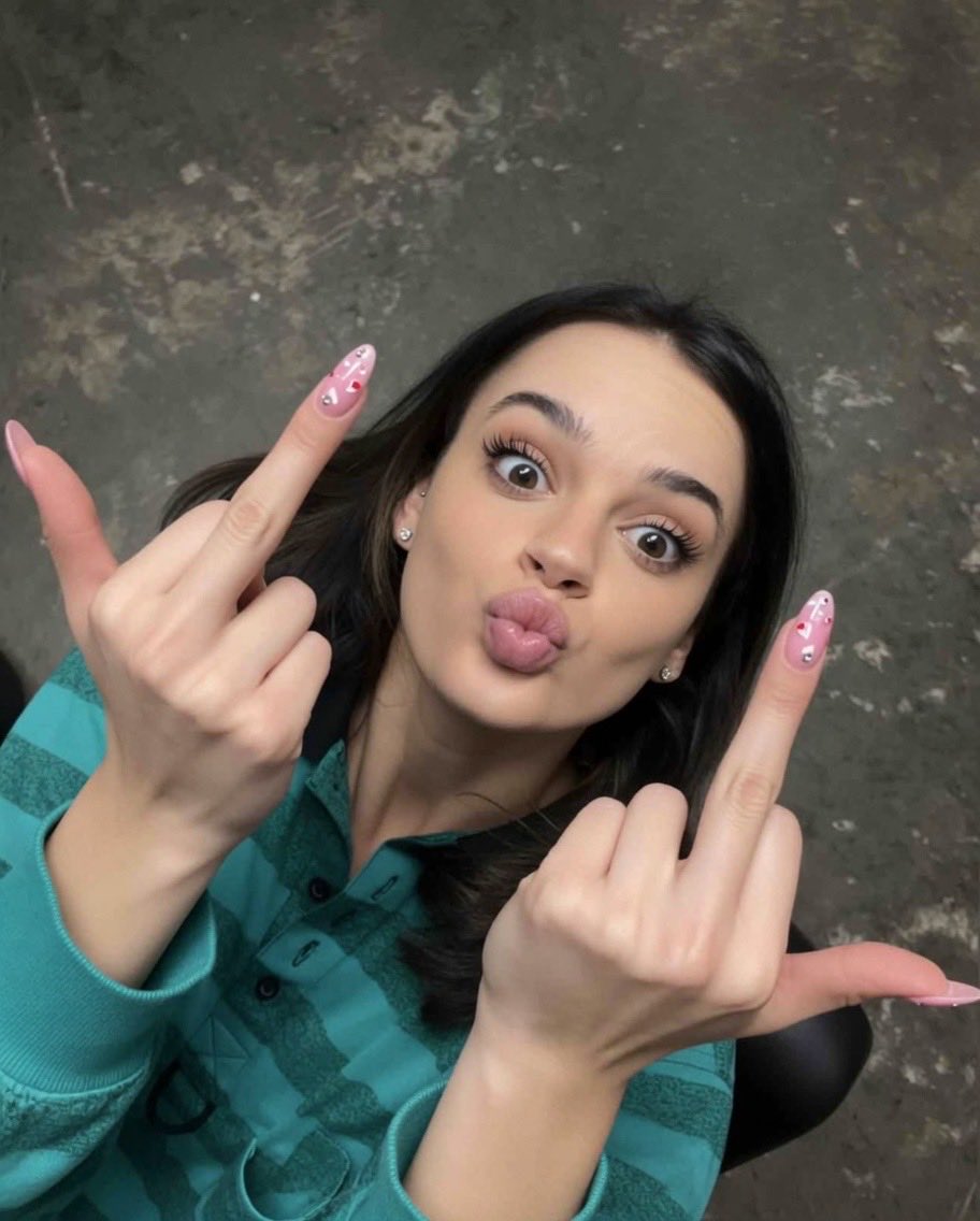 Hannah Hughes tweet media