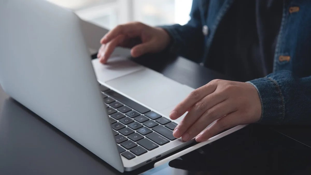 thetechstartups's tweet image. 🚨 BREAKING: @Meta plans to track employee keystrokes, mouse movements, and screen activity to train its AI models

Internal memos reveal the company is turning everyday work into training data for AI agents 🤖

Full story on TechStartups👇

#AI #Meta #BigTech #FutureOfWork