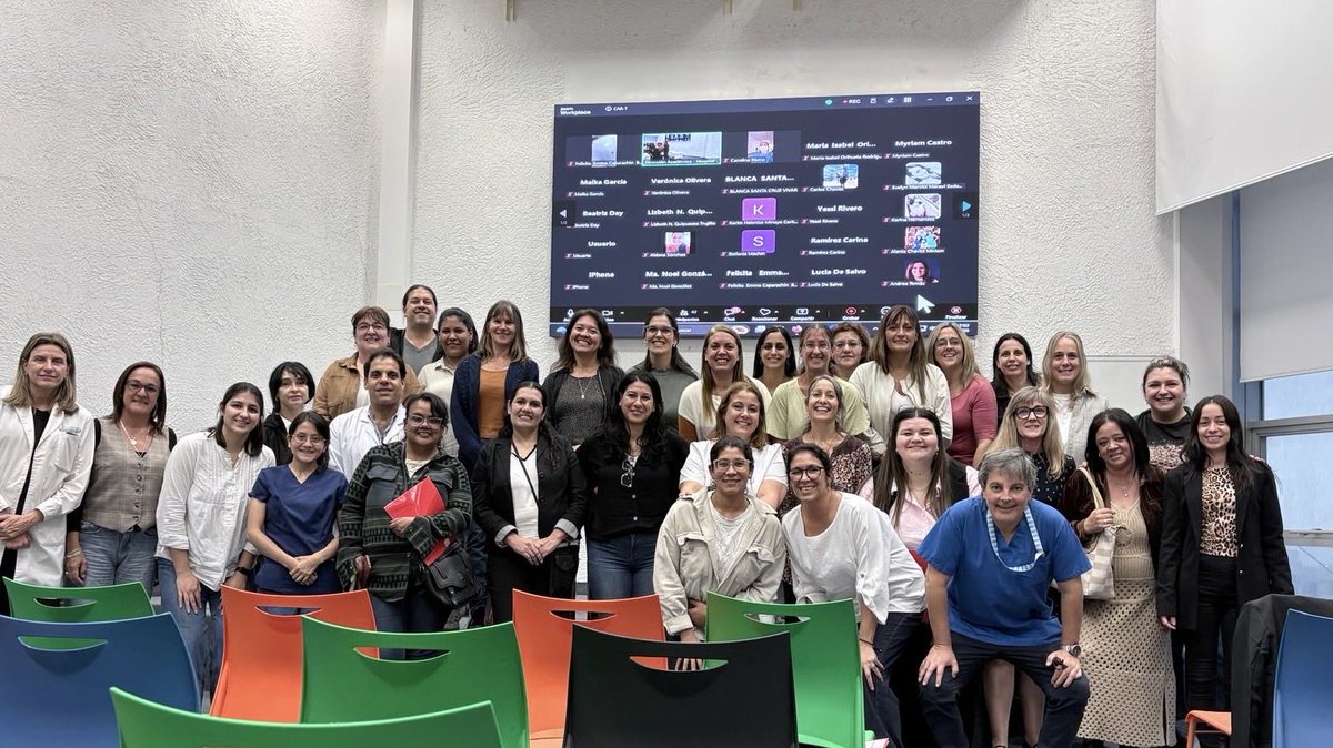 CatedraHemato's tweet photo. Finalizamos nuestro curso de Enfermería en CART con invitada de lujo @mercedesmontoro @hospitalclinic y una concurrencia excepcional presencial y virtual 👏👏 @Carlitocha Gracias a todos por acompañarnos https://t.co/zUvEYpk0RU