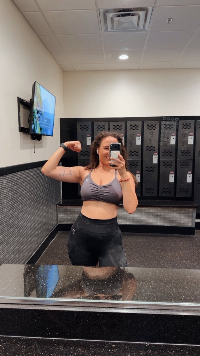 Nikki tweet media
