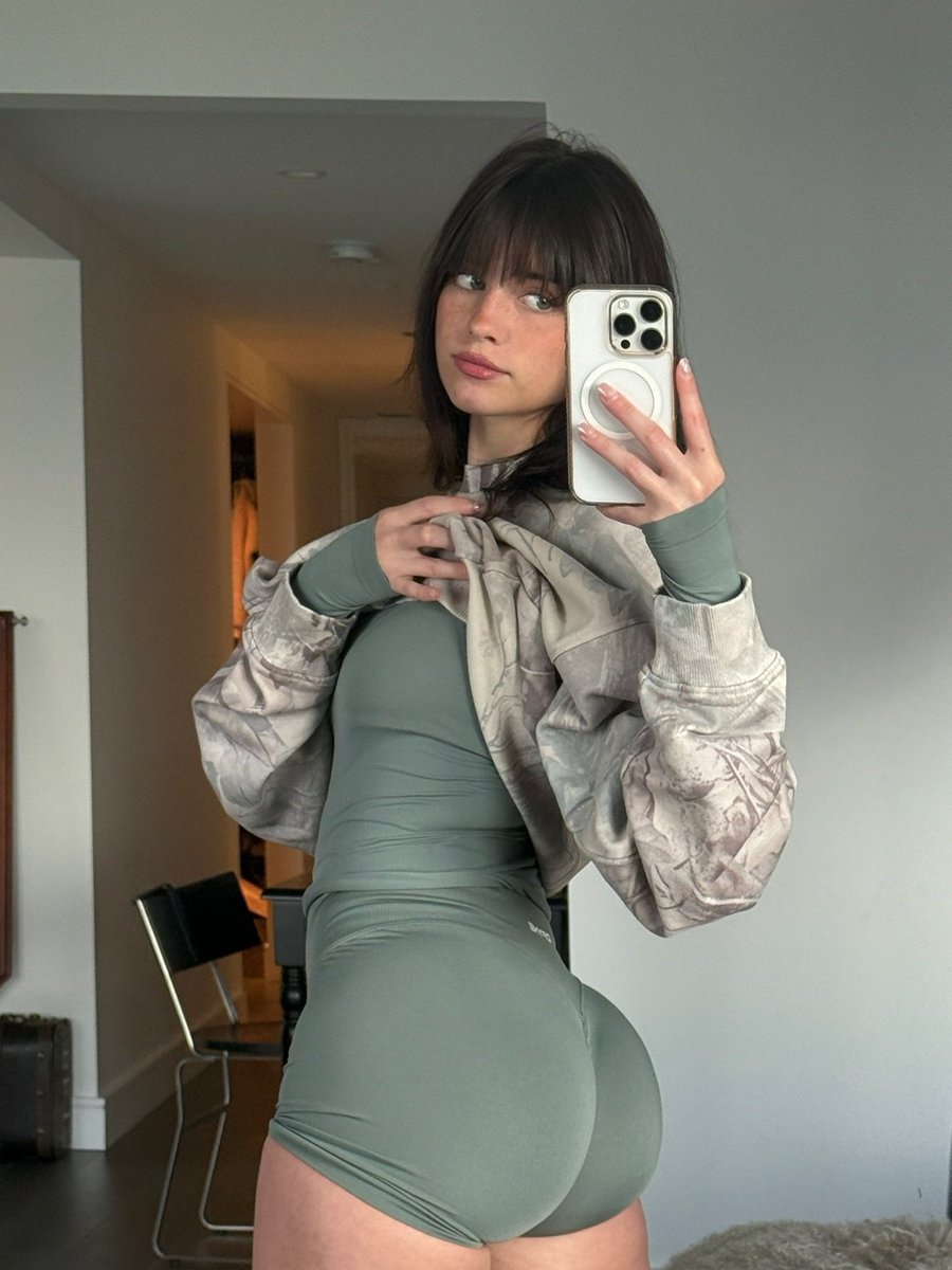 soogz1's tweet image. i love you (now say it back)