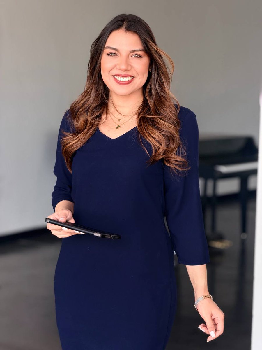 elnoticiero_6's tweet photo. #EN6 | Sintonice de lunes a viernes, la primera emisión de El Noticiero, a partir de la 1:30 p.m., bajo la conducción de Eva Velasco. https://t.co/7awfPk3mJB