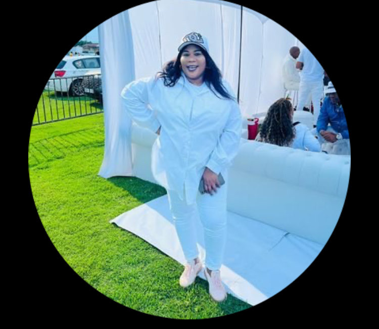 <a href="/ZizinjaAbelungu/">Msunu ka Johann Rupert</a> <a href="/PhutiMorolong/">Phuti (Morolong)</a> Even this one a biggest fan of Jollofina <a href="/Patricia_Bantom/">Raisibe</a>. She once said she will open a EFF branch in Nigeria 😂😂😂😂😂😂. When they dumped her she insults EFF. Madi boots!!