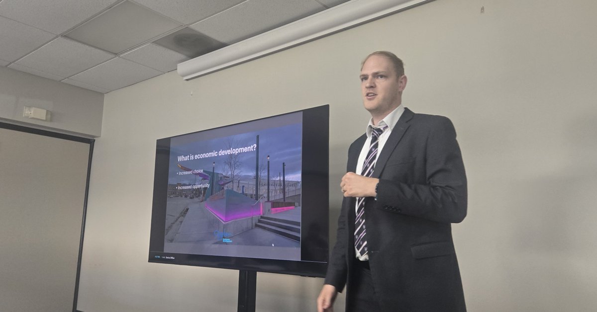 owchamber's tweet image. Last Friday’s Leadership Northern Utah (LNU) day focused on Economic Development in Ogden &amp;amp; Weber County. The group toured FedEx, Hershey’s, and Blue Diamond to see manufacturing and distribution in action! Thanks to our partners for a successful day! #LNU #EconomicDevelopment