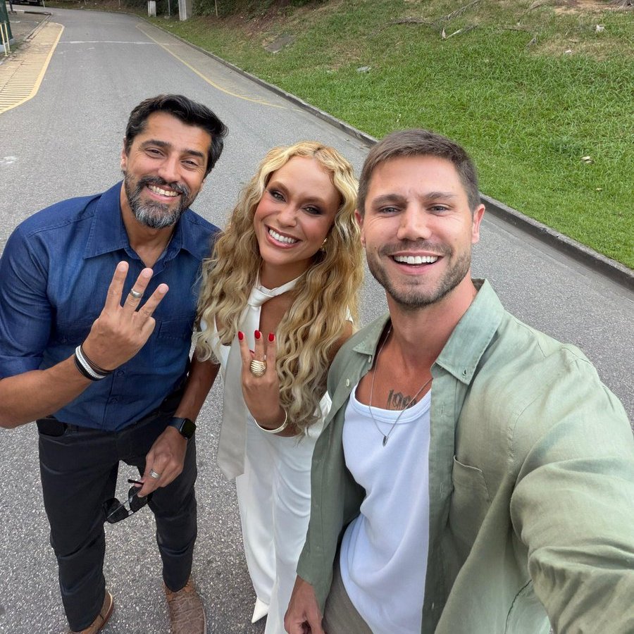 Central Reality tweet media