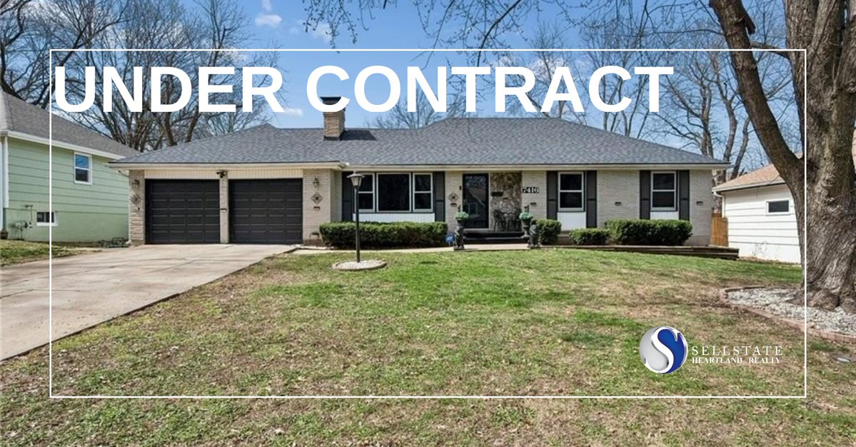 johnwoodskc's tweet image. Another one off the market! 🔒 This beautiful home in Raytown is officially under contract. Thinking about making a move? Let's talk today. #raytownhomeforsale #raytownrealestate #raytown

#SellstateHeartlandRealty #SellstateKC #r... homeforsale.at/7416_HARDY_AVE…
