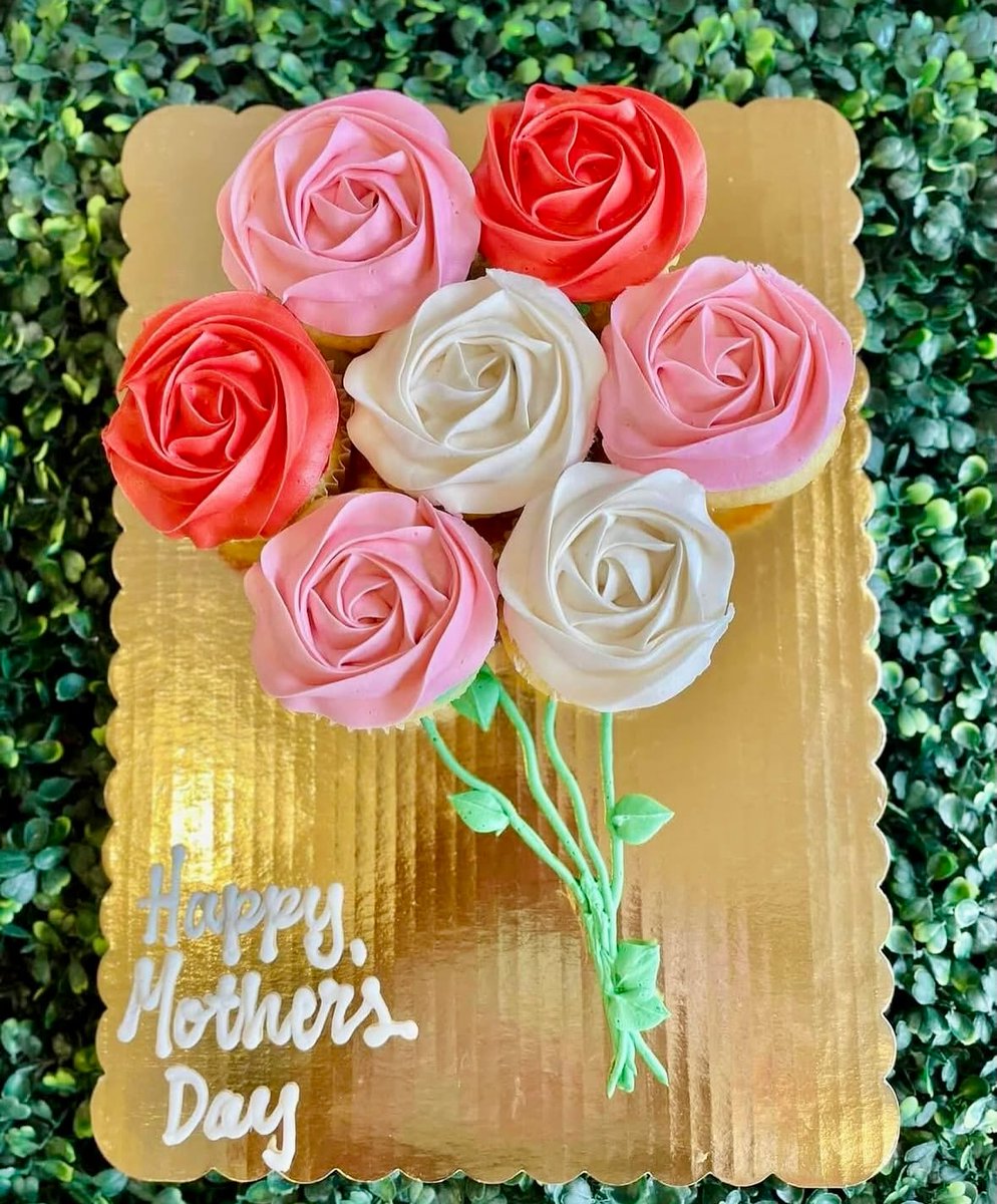 Smallcakes Cupcakery and Creamery tweet media