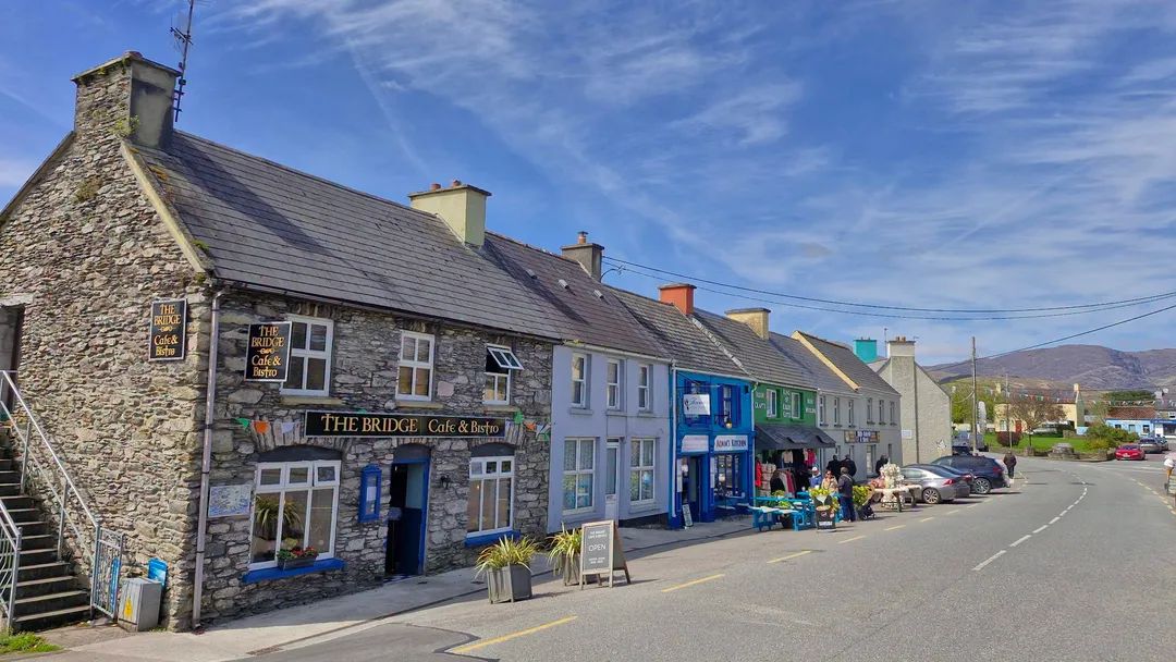 ThisIsIreland3's tweet image. The beautiful &amp;amp; colourful Sneem 💚
It's just such a quaint little place 🇮🇪

📍Sneem, County Kerry - Ireland ☘️

📸 Kerry Experience Tours

#Sneem #Kerry #Ireland #Quaint #Wildatlanticway #Colour