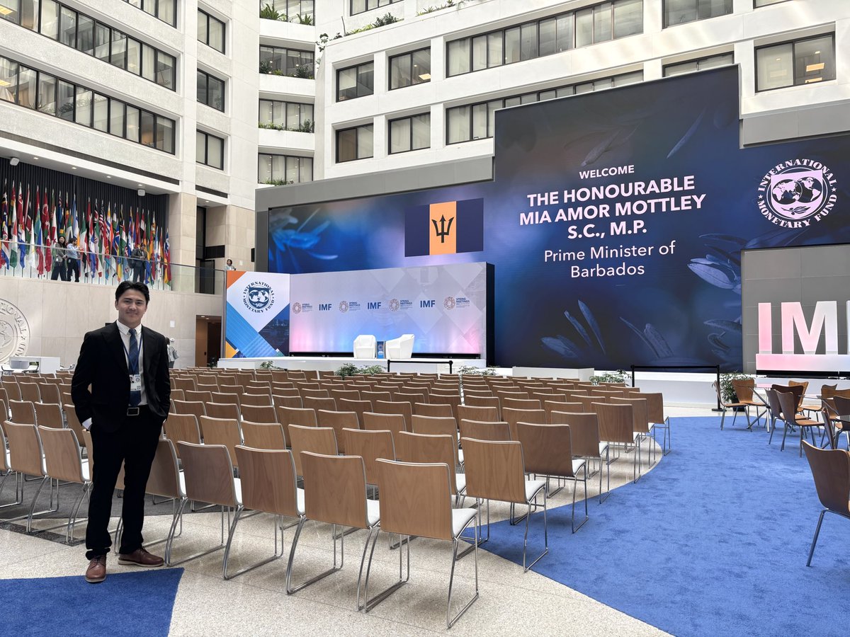 زه د World Bank Spring Meetings 2026 کې د اپریل له ۱۳ څخه تر ۱۸ پورې ګډون وکړ، د افغانستان د سولې لپاره د ځوانانو شبکې (AYNP) په استازیتوب.

له مدني ټولنو، حکومتي استازو او نړیوالو شریکانو سره مو د مهمو موضوعاتو په اړه خبرې وکړې، لکه پراختیا، د ځوانانو اقتصادي پیاوړتیا، او